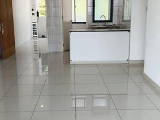 Mont Residence unfurnished 2 carpark