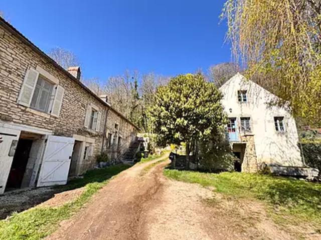 Mont Saint Jean 21320 Achat / Vente maison 14 pièces t14 au dernier étage