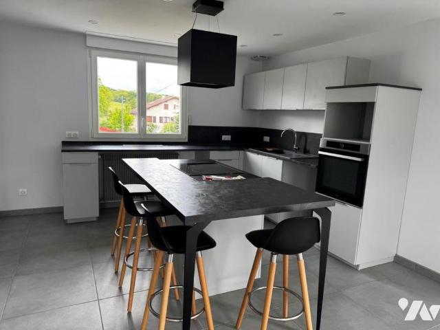 MONT SOUS VAUDREY 39380 MAISON INDIVIDUELLE DE TYPE 5 EN PARFAIT ETAT