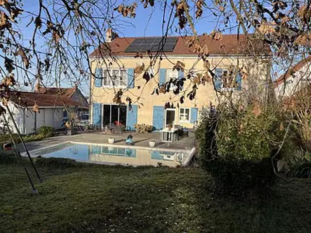 Montceau les Mines 71300 Achat / Vente maison 7 pièces t7 au dernier étage piscine