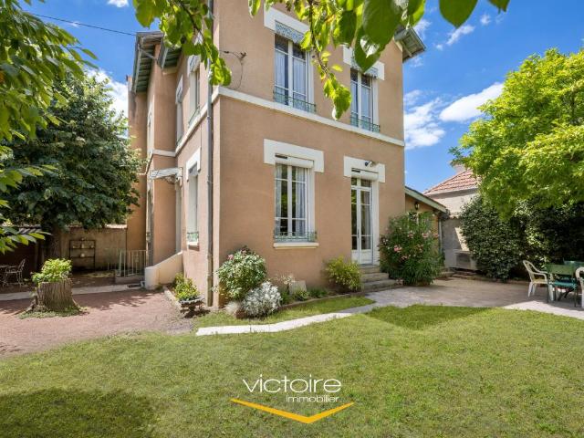 Montchat centre Superbe Maison avec jardin et 4 chambres