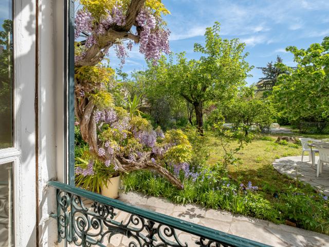 Montchat Maison de caractère avec grands volumes, grand jardin et piscine