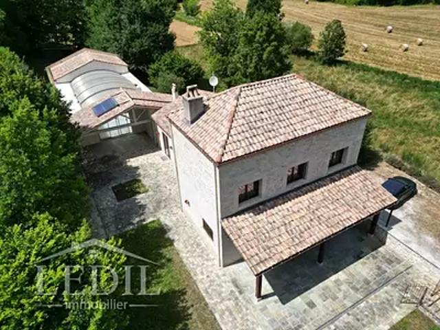 Montcuq en Quercy Blanc 46800 Achat / Vente maison 4 pièces t4 piscine