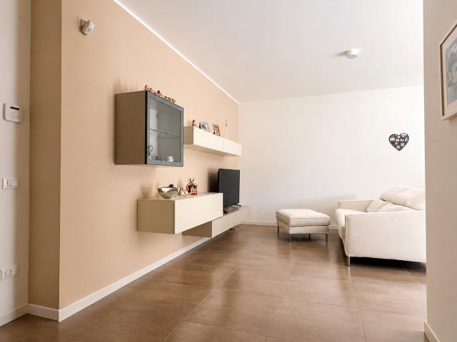Montà Padova | Recente appartamento arredato con terrazzo, garage e ascensore
