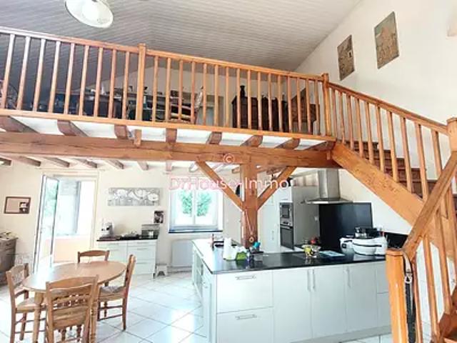 Montamisé 86360 Achat / Vente maison 7 pièces t7 piscine terrasse