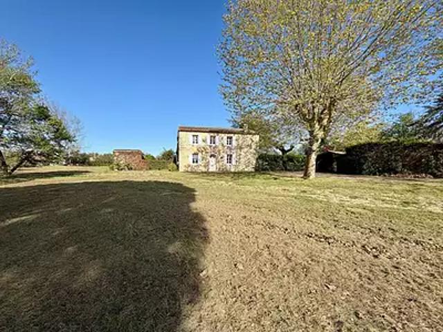 Montagne 33570 Achat / Vente maison 8 pièces t8 au dernier étage