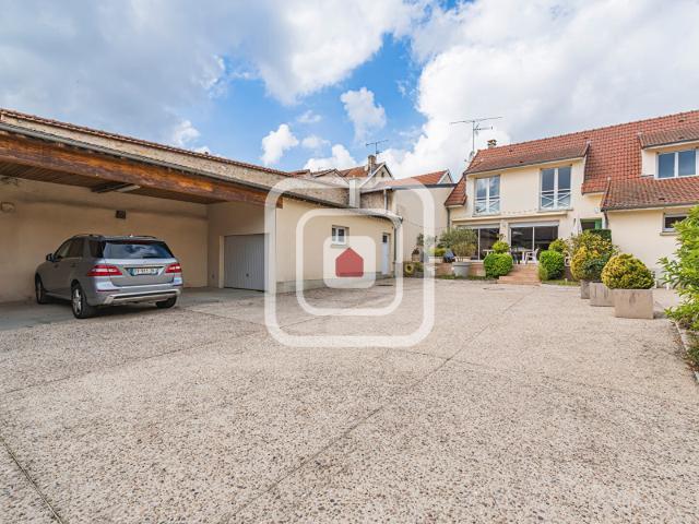 MONTAGNE DE REIMS MAISON DE TYPE 6 DE 192 M2 HABITABLE AVEC DEPENDANCES ET GARAGE