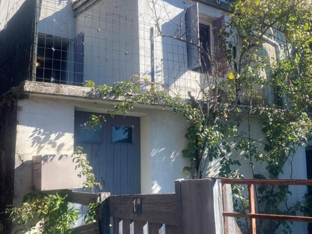 Montagne noire, maison avec terrasse, jardin et superbe vue