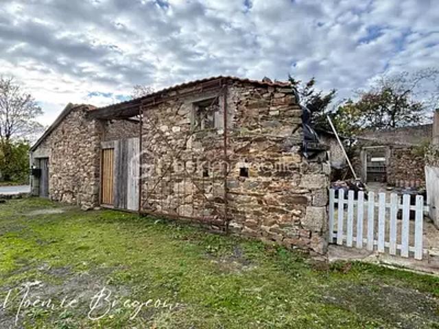 Montaigu Vendée 85600 Achat / Vente immeuble