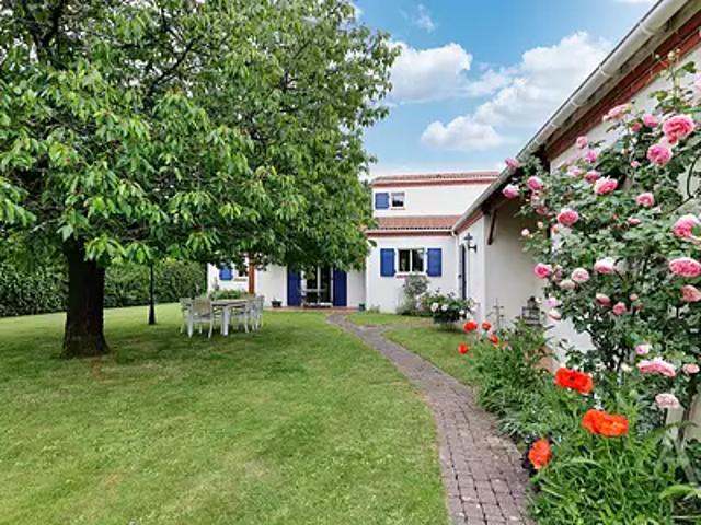 Montaigu Vendée 85600 Achat / Vente maison 6 pièces t6 piscine terrasse