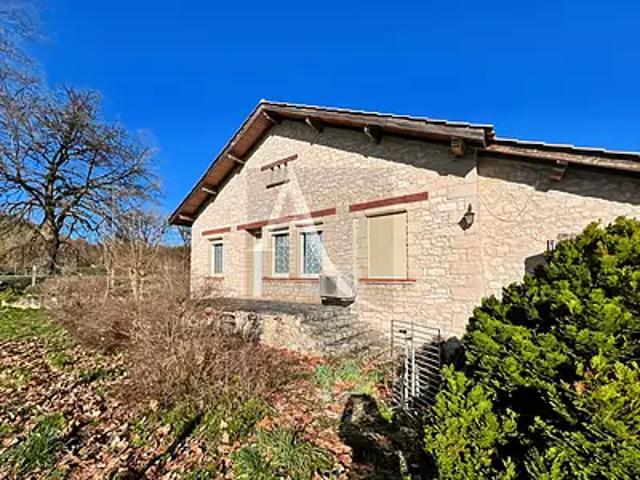 Montaigu de Quercy 82150 Achat / Vente maison 4 pièces t4 au dernier étage