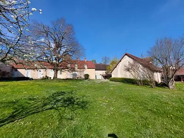 Montaigu le Blin 03150 Achat / Vente maison 10 pièces t10 parking