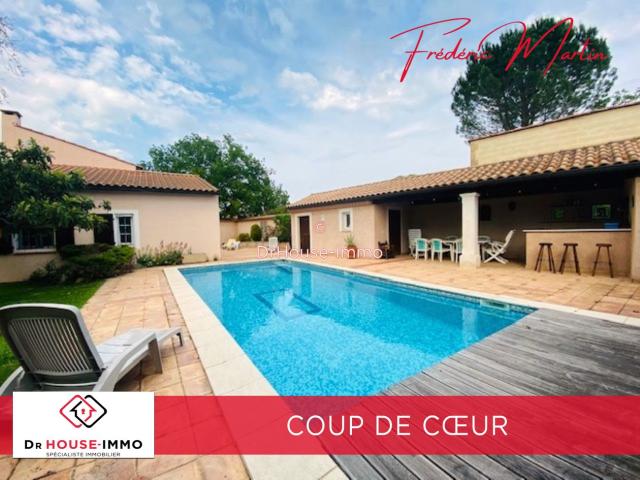 Montaren Saint Médiers, très belle villa familiale de 160 m² au calme avec sa piscine, son garage et son jardin arboré
