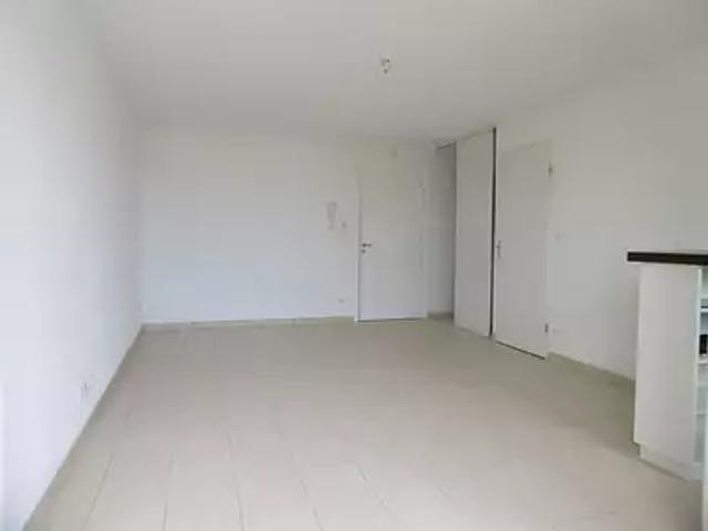 Montauban 82000 Location appartement 2 pièces t2 au dernier étage parking