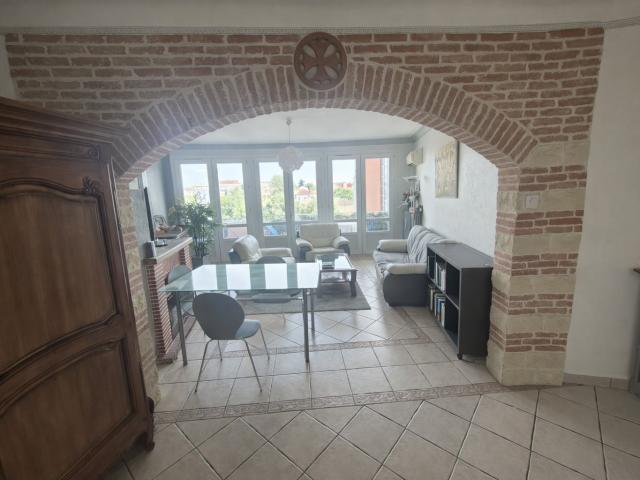MONTAUBAN À 5 minutes à pied de l'hypercentre Appartement T3 lumineux avec terrasse, parking et cellier