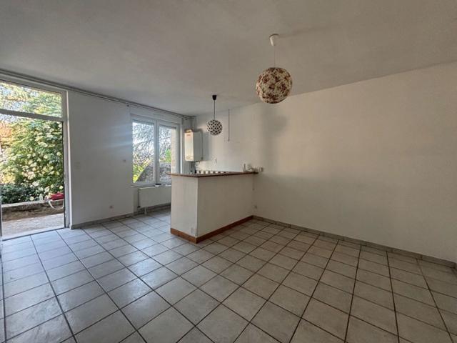 MONTAUD F2 AU CALME AVEC TERRASSE