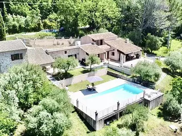 Montauroux 83440 Achat / Vente maison 7 pièces t7 piscine terrasse