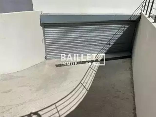 Montauroux 83440 Location parking