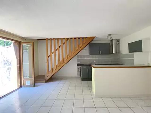 Montbazin 34560 Achat / Vente appartement 3 pièces t3 au dernier étage