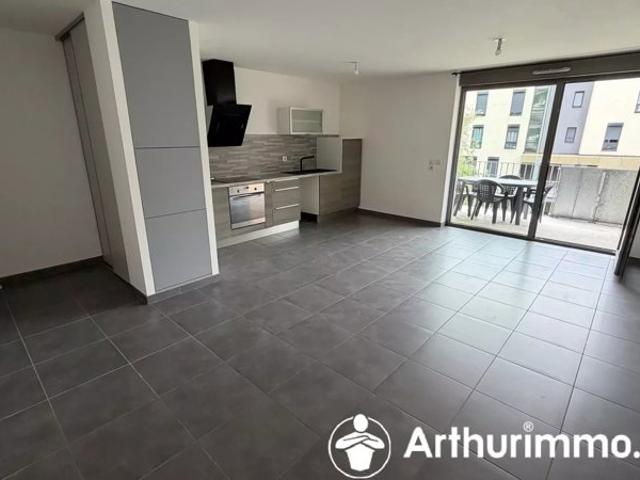 Montbéliard – Appartement T2 récent avec grande terrasse et parking couvert