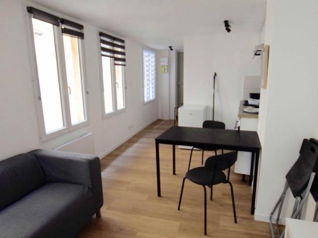 MONTBELIARD Proche centre T2 meublé, Montbeliard 25200