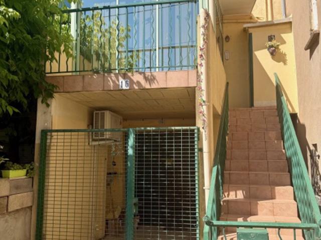 MONTBLANC, maison de ville avec terrasse et garage