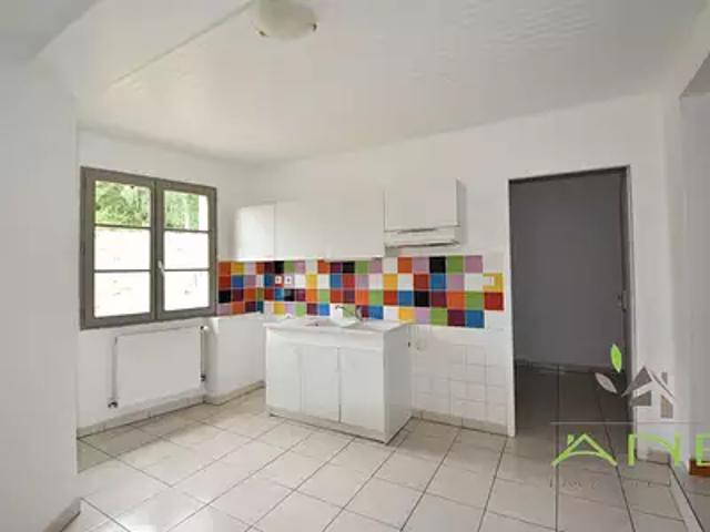 Montbron 16220 Achat / Vente maison 19 pièces t19 parking