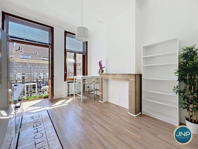 Montgomery – Bright furnished flat with terrace !