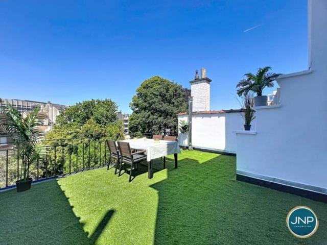 Montgomery – Bright furnished flat with terrace !