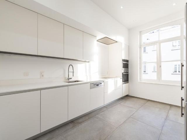 Montgomery, Etterbeek