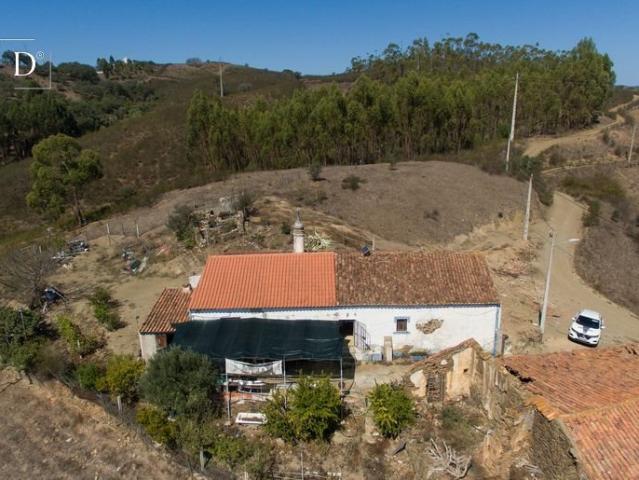 Monte alentejano a necessitar de renovação em grande terreno. 194m² Santana da serra