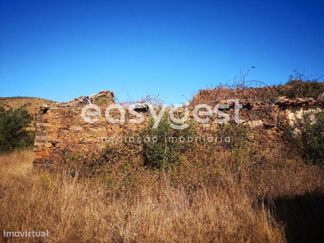 Monte Alentejano C/ runa, barragens rvores de frutos e cortia