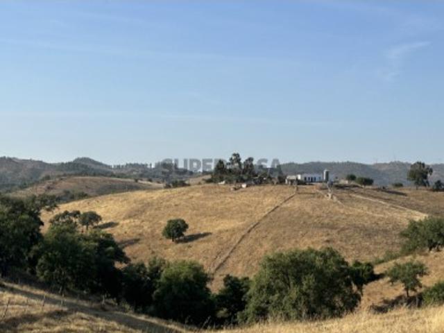 Monte Alentejano com vista panorâmica, 37 hectares Portugal
