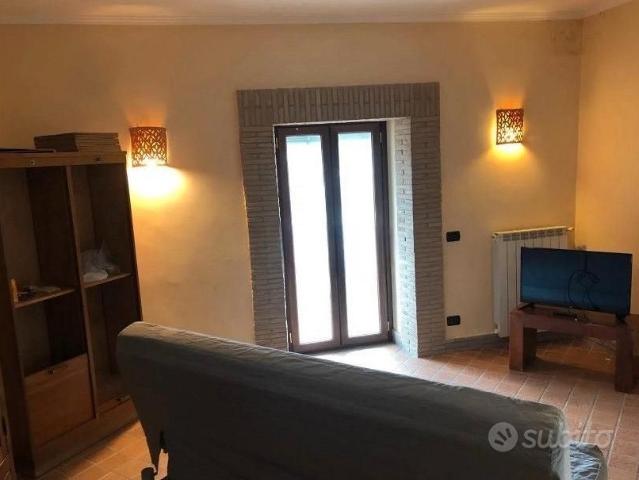 Monte compatri monolocale con terrazzo privato