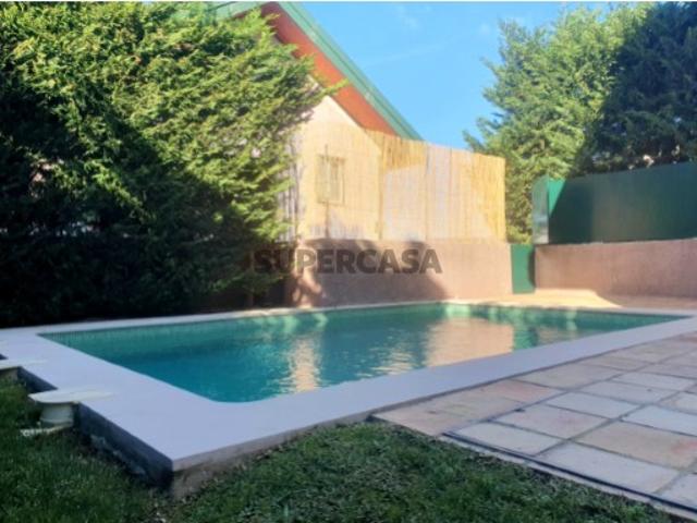 MONTE ESTORIL MORADIA T3 TOTALMENTE RENOVADA JARDIM COM PISCINA GARAGEM