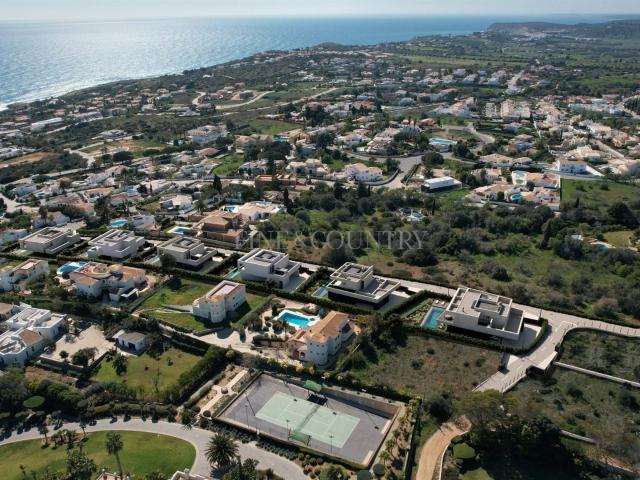 Monte Lemos – Requintada colecção de moradias com fantástica. 299m² Lagos
