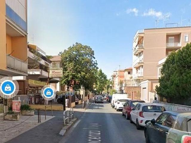 Monte mario soleggiato monolocale arredato