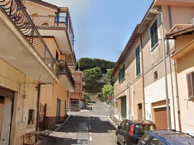 Monte porzio catone accogliente bilocale arredato