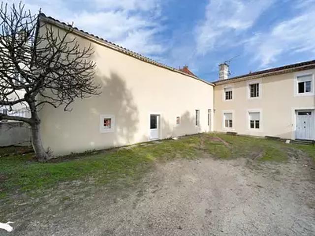 Montendre 17130 Achat / Vente immeuble