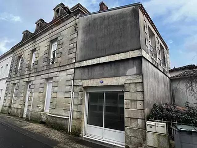 Montendre 17130 Achat / Vente immeuble