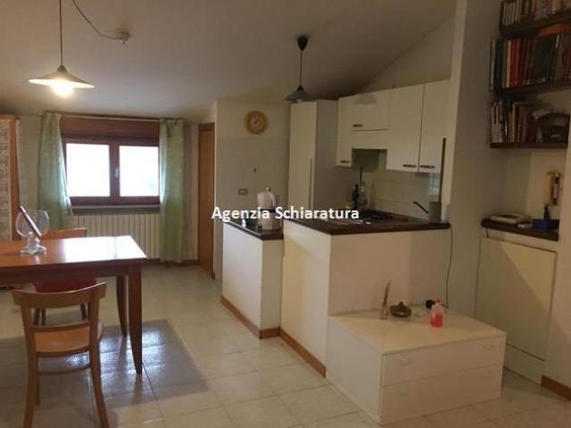 MONTECCHIO CENTRO VENDESI APPARTAMENTO MANSARDATO INDIPENDENTE