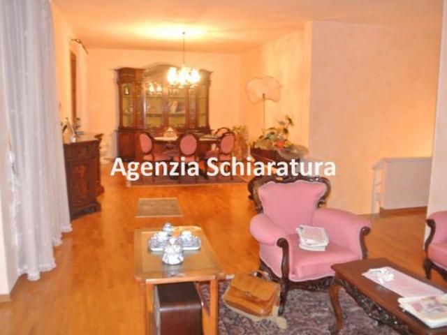 MONTECCHIO CENTRO VENDESI VILLA CON AMPIO GIARDINO