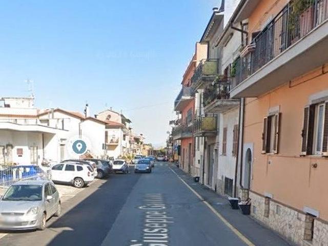 Montelibretti spazioso quadrilocale ammobiliato