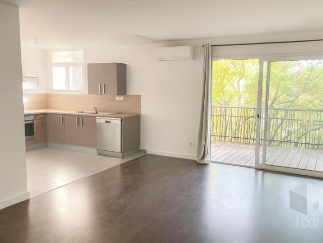 MONTÉLIMAR, appartement 65 m2 avec terrasse et parking