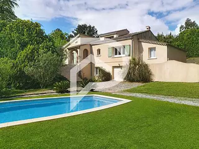 Montélimar 26200 Achat / Vente maison 8 pièces t8 au dernier étage piscine