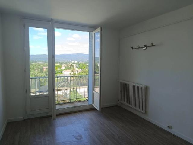 MONTELIMAR – 26200 Drôme France APPARTEMENT LUMINEUX T2 41 m² BALCON LOGGIA CAVE