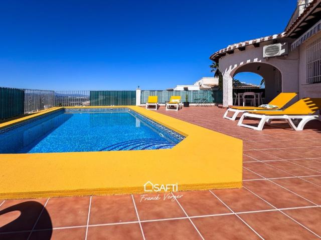 MONTEPEGO Magnífica villa con vistas panorámicas al mar y a la montaña