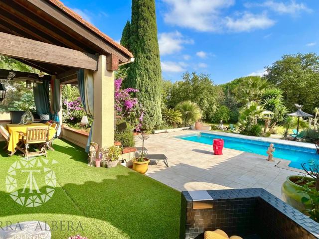 Montesquieu des Albères Splendide villa avec piscine et gr. 164m² Montesquieu des Albères