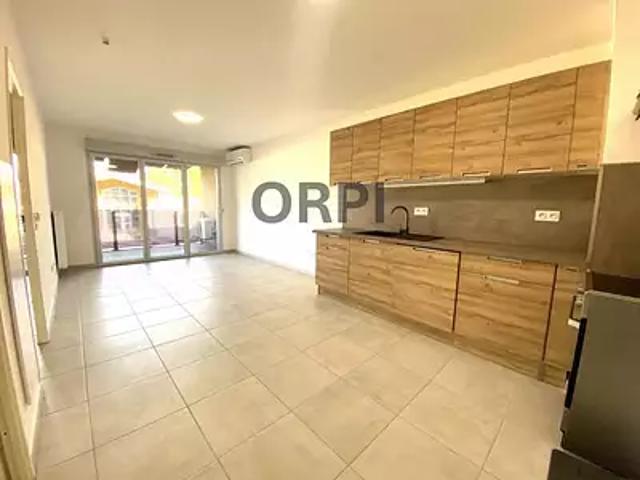 Monteux 84170 Location appartement 2 pièces t2 terrasse