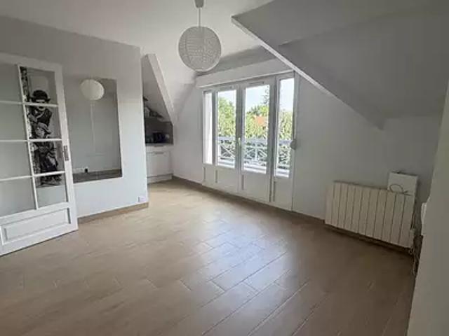 Montfort l'Amaury 78490 Location appartement 2 pièces t2 au dernier étage